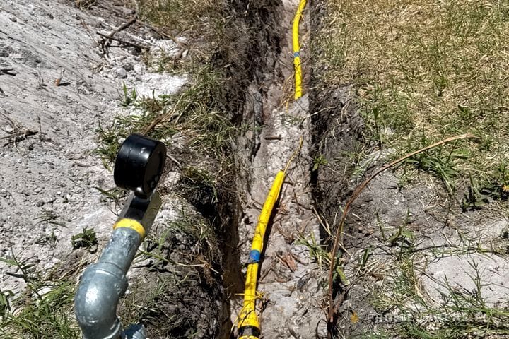 Underground gas line installation with pressure gauge — St. Petersburg, FL