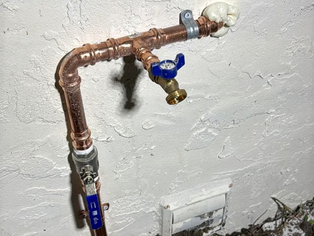 Finished press-fit copper water service riser with shut-off valve and hose bibb in Hudson, Florida by PRO PLUMBERS FL, LLC (licence CFC1432506)